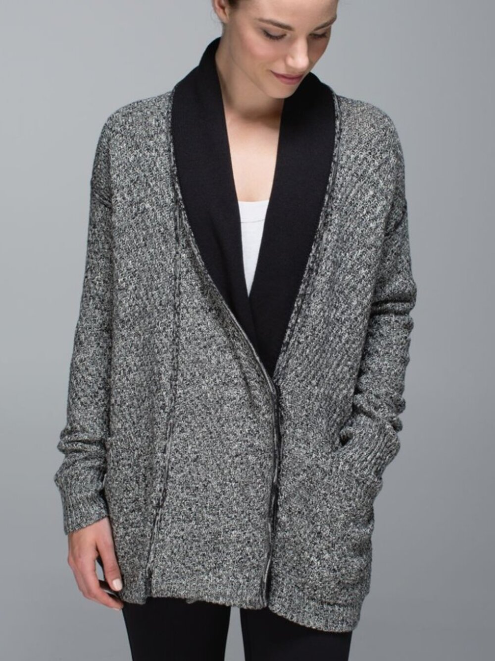 Lululemon Athletica Women's Post Practice Cardigan in Ghost / Black Size Medium